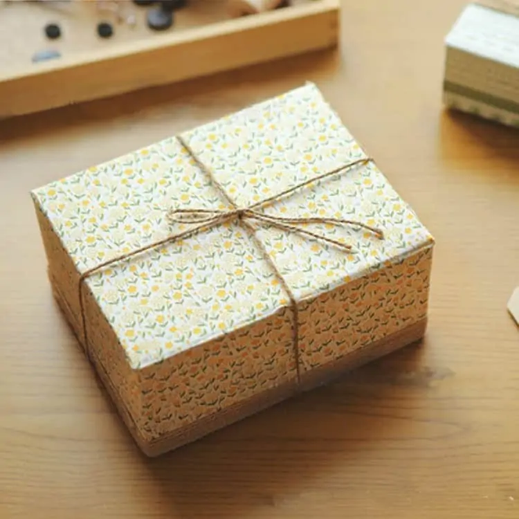 Plastic-free gift wrapping - sustainable gift giving