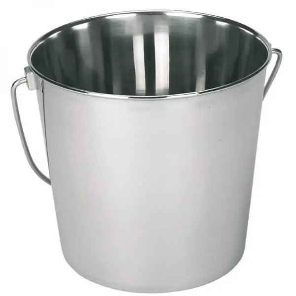 Stainless steel bucket without plastic in plastic free store