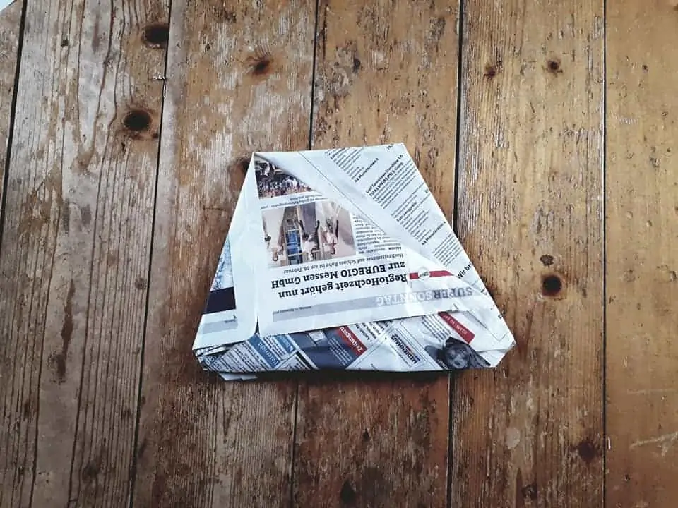 Zeitungspapier - Plastikfreie Mülltüten
