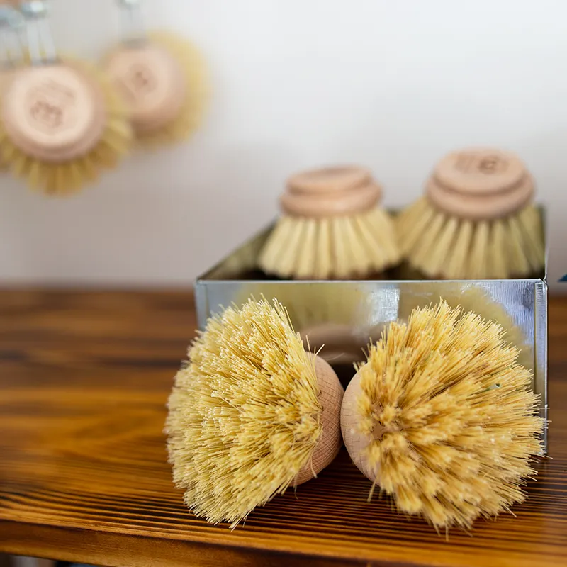 Sink brushes made of wood are part of the basic equipment for cleaning