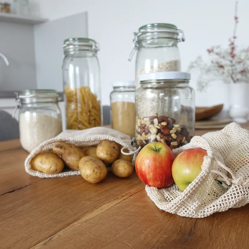 Zero Waste Grundausstattung mit Einmachgläsern und Stoffbeuteln