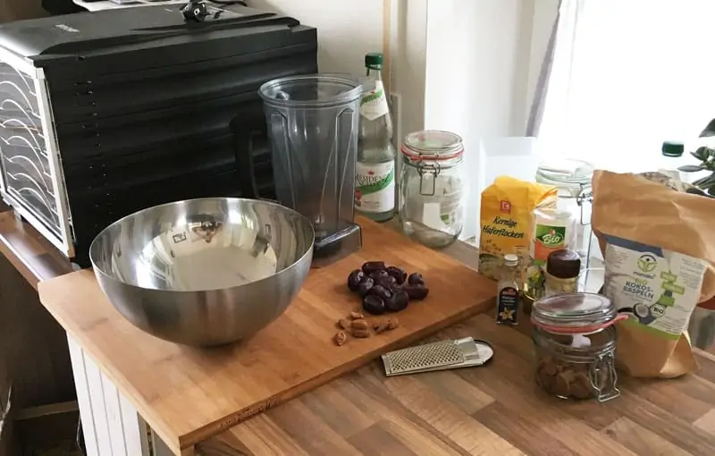 Make a vegan sugar free muesli