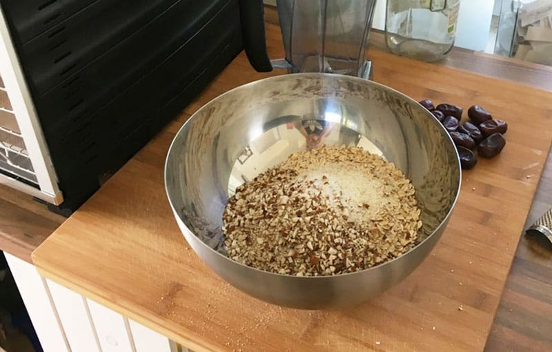 Make a vegan sugar free muesli