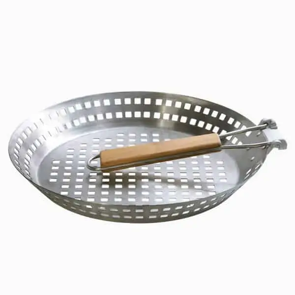 Grill pan with wooden handle tongs