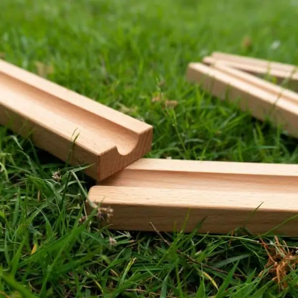 Umweltfreundliche Murmelbahn aus Holz