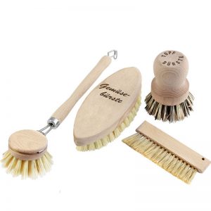 Set of wooden dishwashing brushes