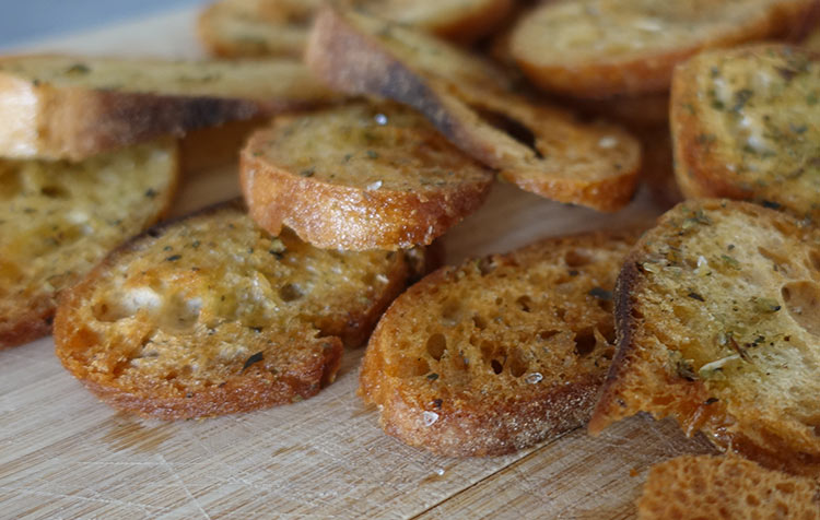 How to make bread chips from stale bread