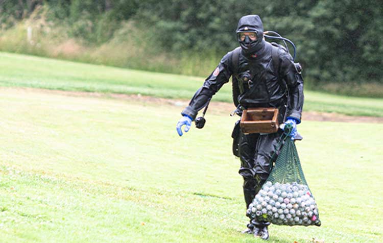 Golf ball diver - profession for more sustainability in golf