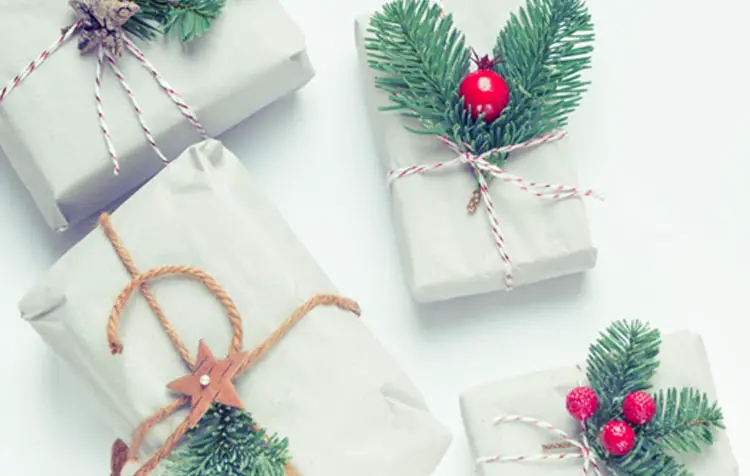 How to find Christmas gifts without plastic