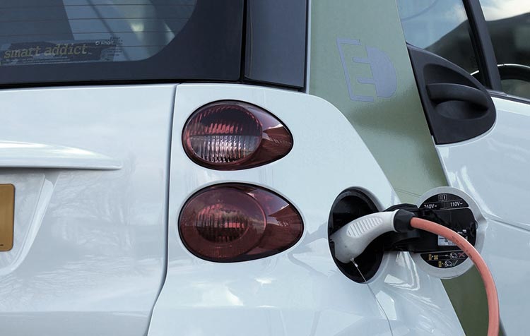Wallbox sharing for electric cars - sharing charging stations