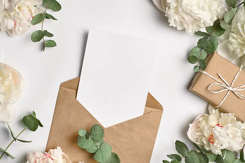 Decorate card with natural material