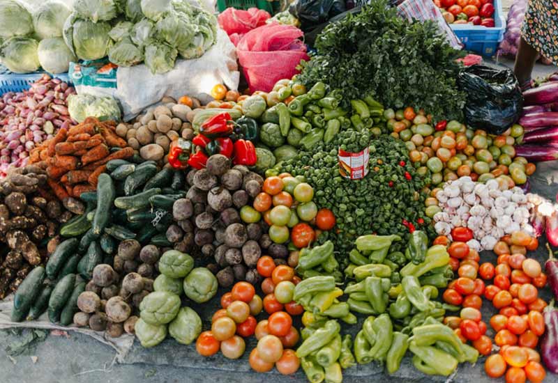 Obst und Gemüse für eine vollwertige, pflanzliche Ernährung