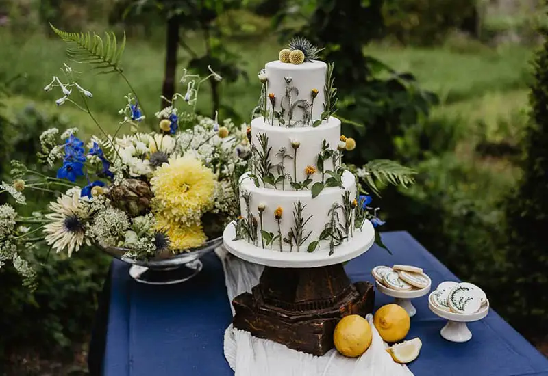 Sustainable wedding cake at a wedding ceremony
