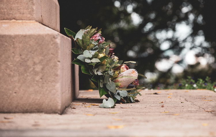 Sustainable burial - tips for environmentally friendly funerals