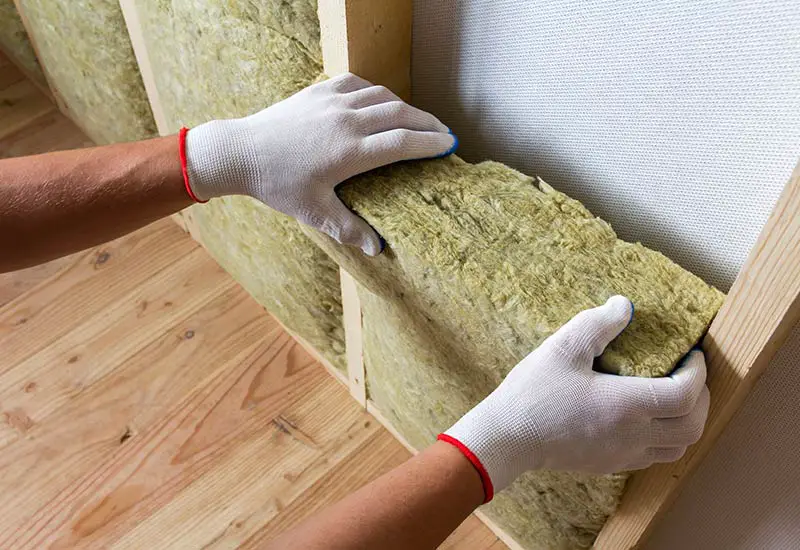 Sustainable insulation material from ecological materials