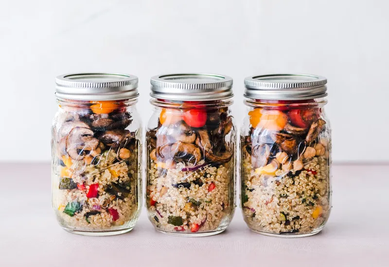 Lunch in a canning jar as a zero waste tip for the office