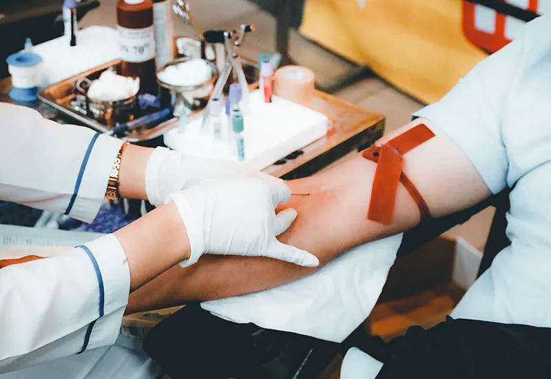 Blut spenden und Menschenleben retten