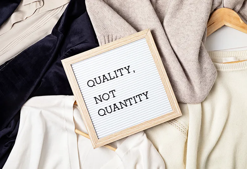 Qualität und Langlebigkeit spielen eine große Rolle bei der Capsule Wardrobe