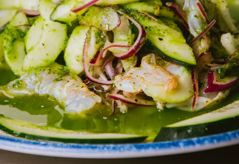 Salat-Dressing liefert viele Kalorien
