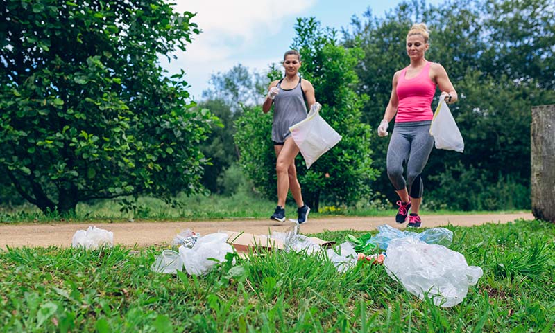 Plogging - collecting garbage and running