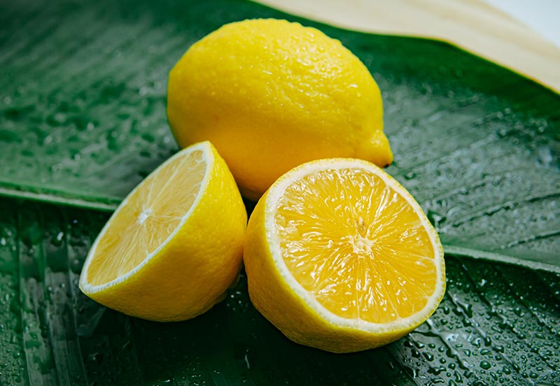 Lemon as a home remedy for nail fungus